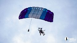 Поздно искать туалет, если облака уже под ногами — что еще нужно знать о прыжках с парашютом