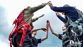 Вместе веселее — четыре друга в один день впервые прыгнули с парашютом