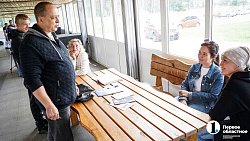 Вместе веселее — четыре друга в один день впервые прыгнули с парашютом