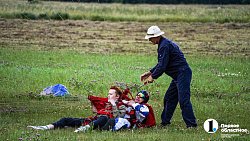 Вместе веселее — четыре друга в один день впервые прыгнули с парашютом