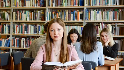 Абитуриентам напомнили о датах приема заявлений на зачисление