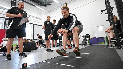 Хоккеистки челябинского клуба «Белые медведицы» вышли из отпуска