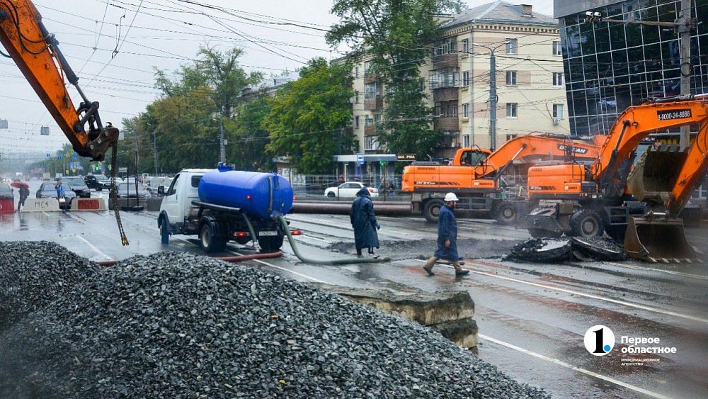 В Челябинске для ремонта теплотрассы перекрыли движение на двух перекрестках