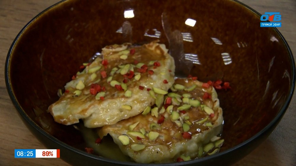 Оладьи с яблоком и шоколадом в рубрике «Завтрак с шеф-поваром»