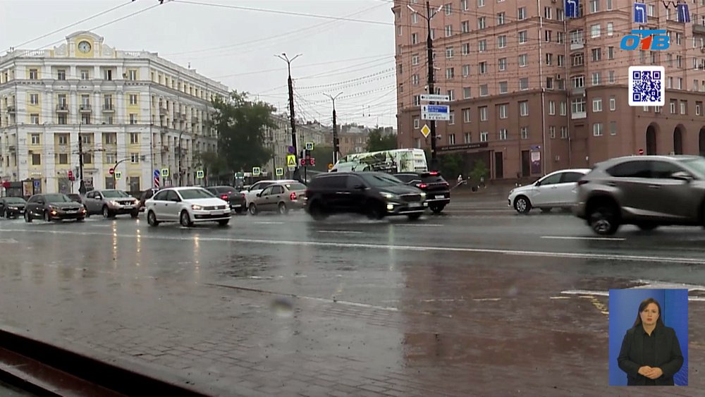 Ливень в Челябинске продолжает усиливаться