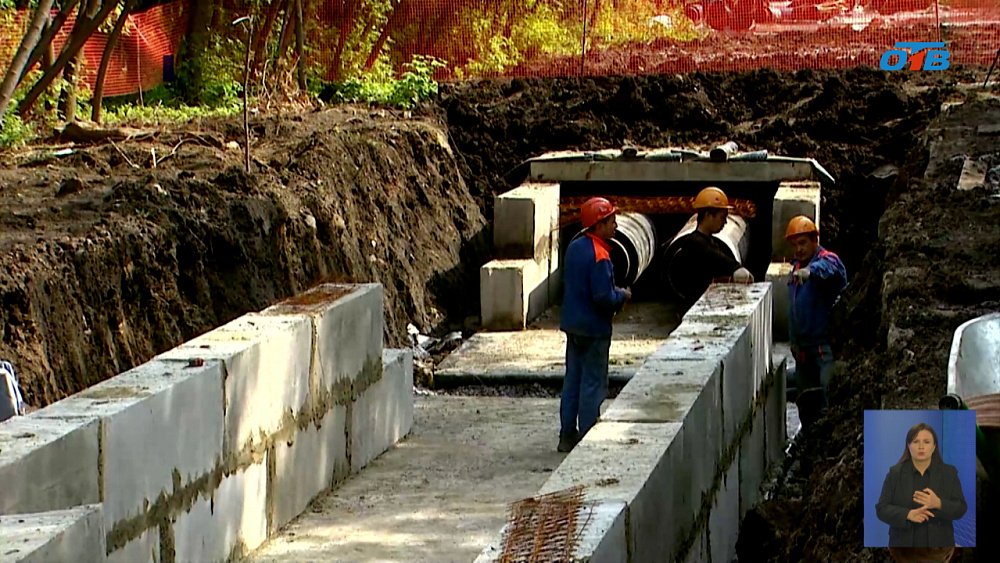 Алексей Лошкин поручил следить за чистотой ливневок в дожди