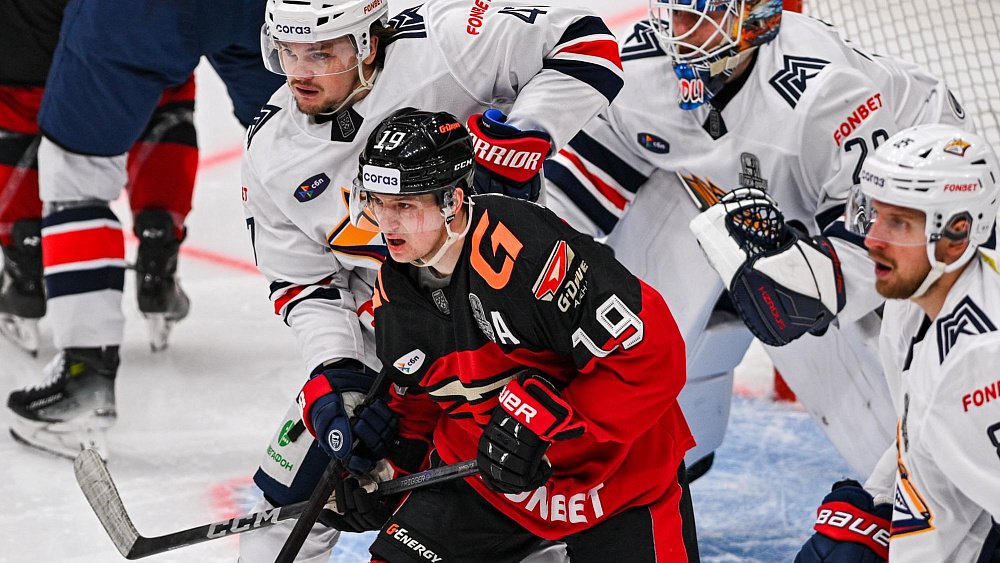 Хоккеист Владимир Ткачев заработает в «Металлурге» 150 миллионов рублей за два сезона