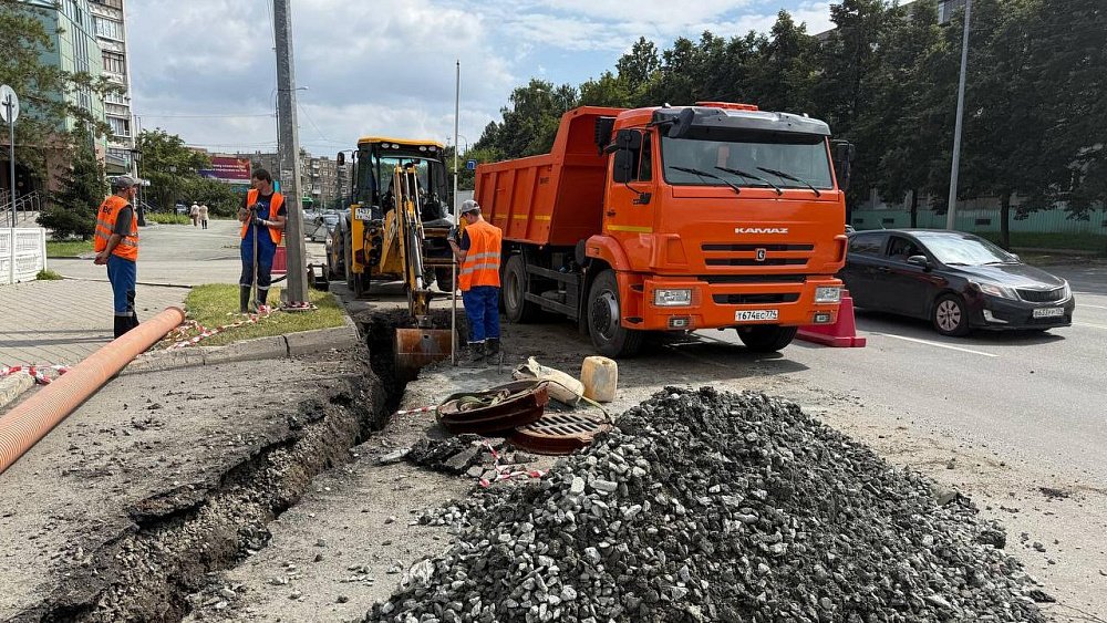 В Челябинске обустраивают дополнительные отводы воды