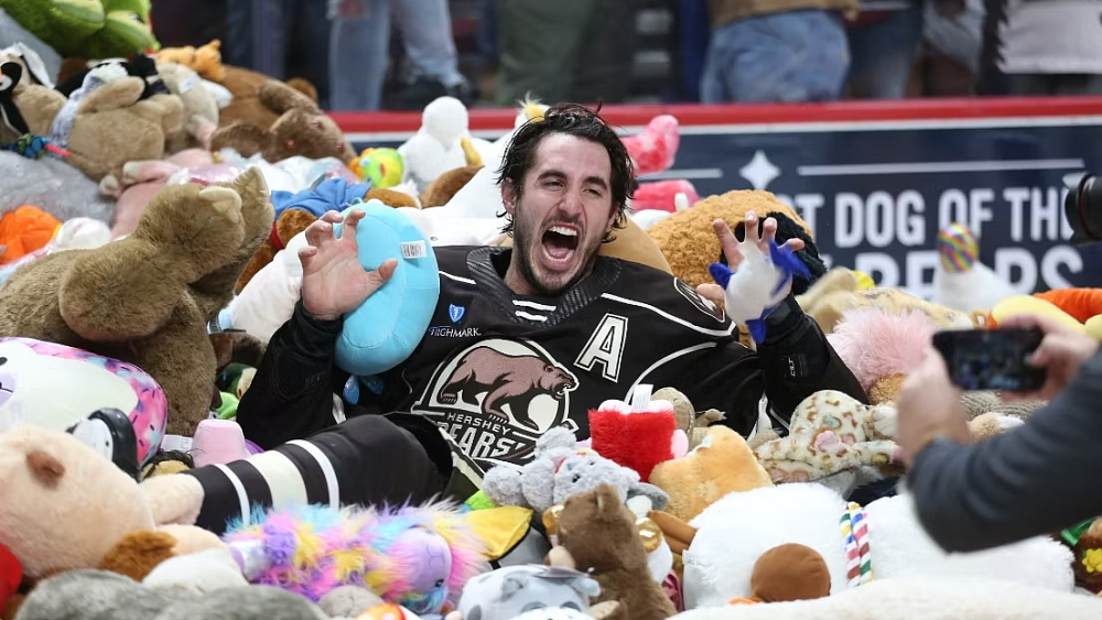 Хоккейный клуб «Трактор» заключил контракт с американцем Майком Веккионе