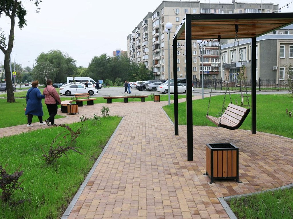 В Челябинске вместо незаконных стоянок оборудуют скверы с видеонаблюдением