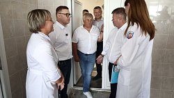В селе Октябрьском завершается капремонт районной больницы