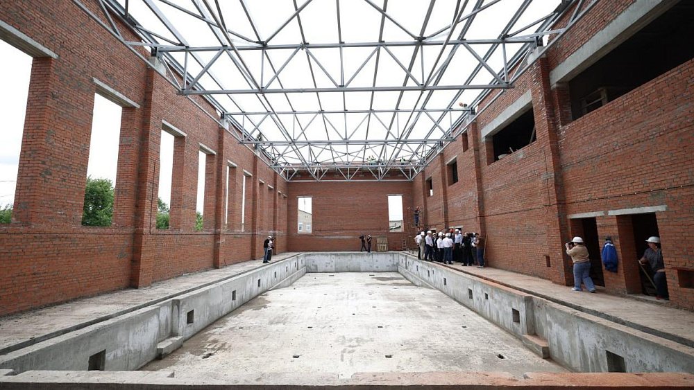 В селе Октябрьском появится бассейн с тренажерным залом