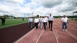 Губернатор Алексей Текслер подвел итоги работы в Октябрьском округе