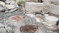 В Челябинске установили допрешетки для приема воды и промыли трубопроводы