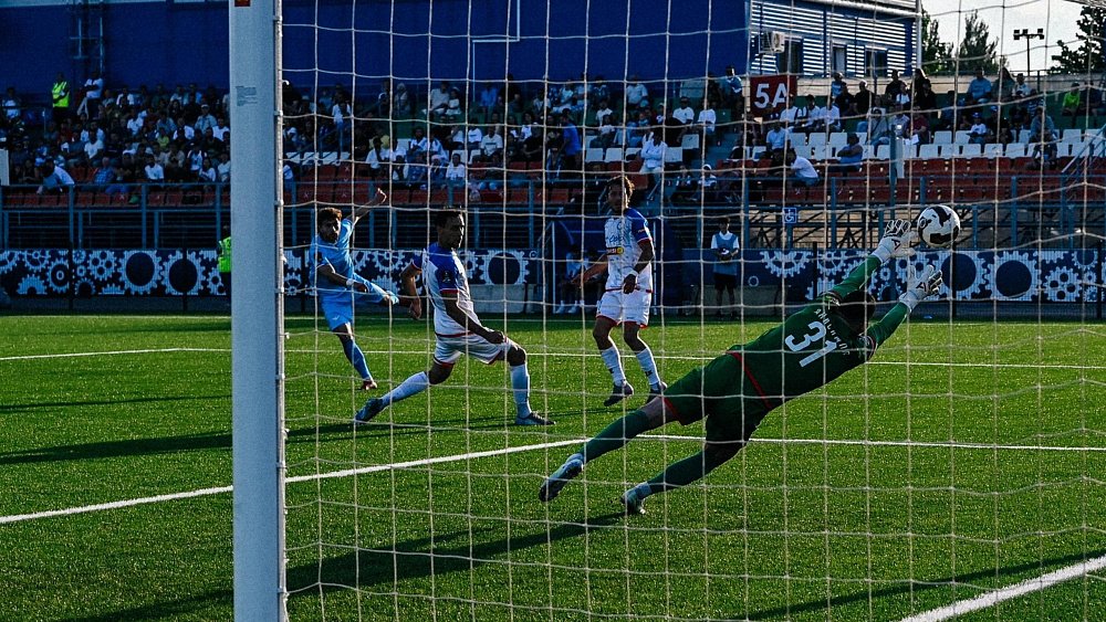 Футбольный клуб «Челябинск» потерпел первое поражение в Первой лиге