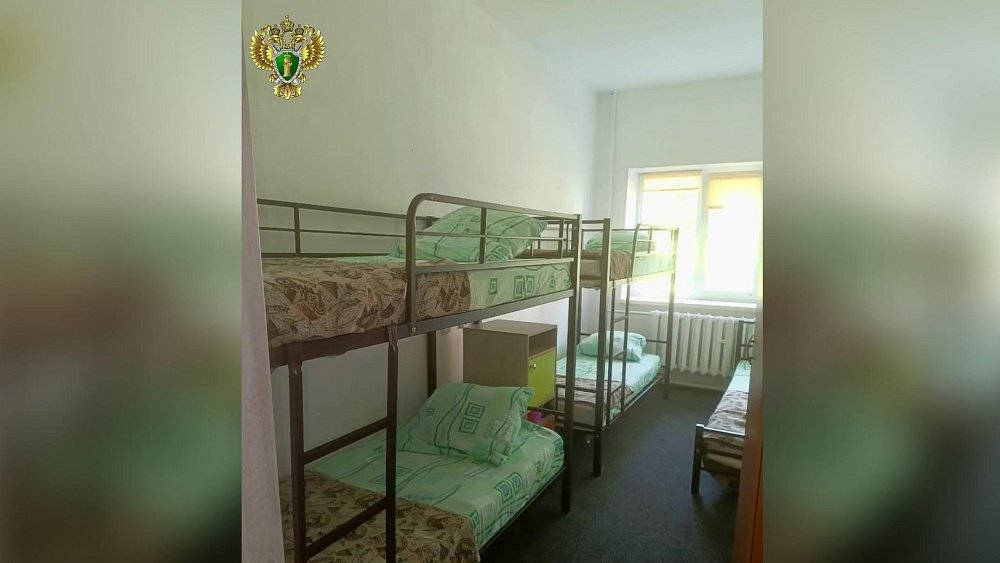 В детских лагерях под Миассом урезали порции еды и переполняли комнаты