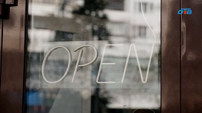 В Челябинской области владельцев кафе и магазинов заставят русифицировать вывески