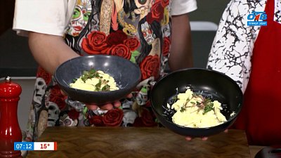 Скрэмбл с пармезаном в рубрике «Завтрак с шеф-поваром»