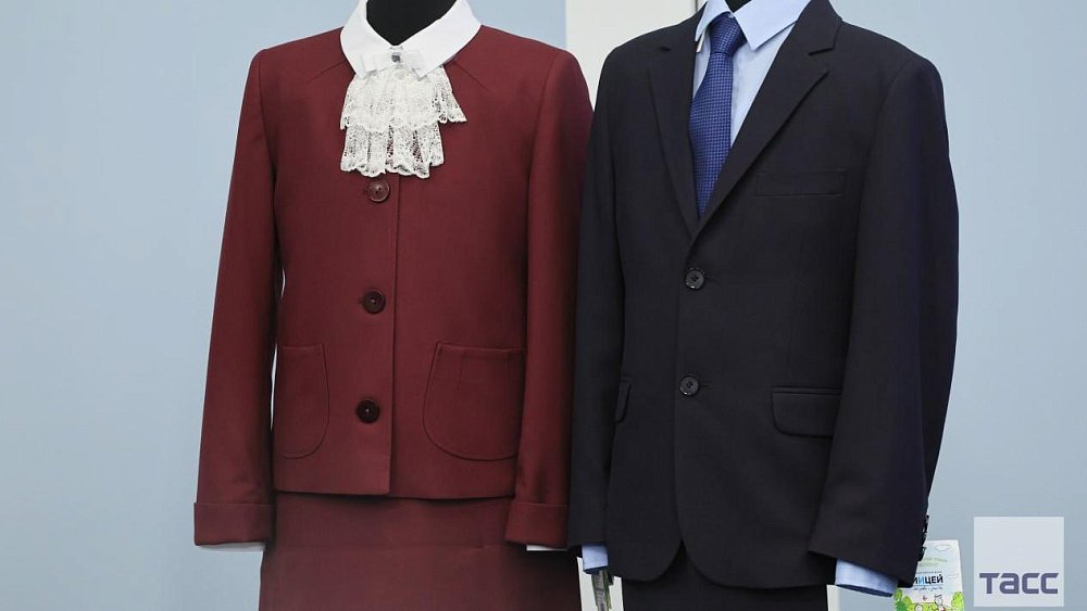 Со светским характером: челябинцам представили образец гостовской школьной формы