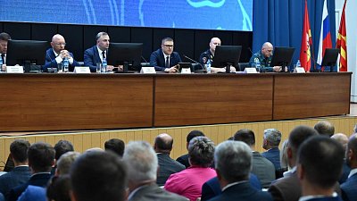 Алексей Текслер обновил формат совещаний с главами муниципалитетов Челябинской области Алексей Текслер обновил формат совещаний с главами муниципалитетов Челябинской области