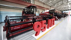 Алексей Текслер оценил возможности белорусского предприятия «Гомсельмаш»