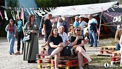 В Челябинской области первый день ярмарки «На Рудниках» завершился песнями и спектаклями