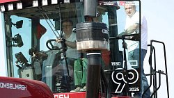 Алексей Текслер сел за руль белорусской сельхозтехники на полях Гомельщины