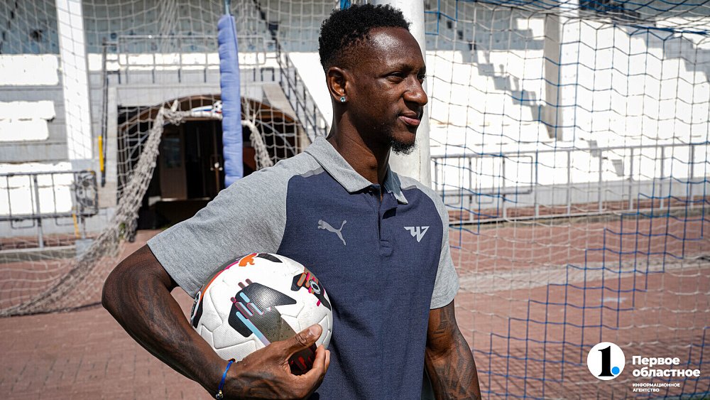 Ивуариец Вильфрид Эза принес победу ФК «Челябинск» в матче с «Волгой»