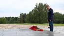 В Беларуси Алексей Текслер почтил память жертв нацистского террора
