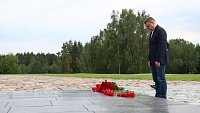 В Беларуси Алексей Текслер почтил память жертв нацистского террора