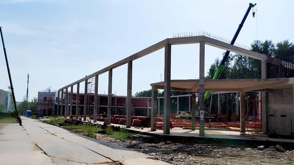 В Челябинске начали установку металлоконструкций для ледовой арены УралГУФКа