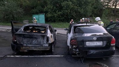 Две иномарки сгорели в Трехгорном из-за пьяного рецидивиста