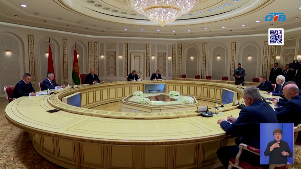 Президент Республики Беларусь провел встречу с губернатором Челябинской области