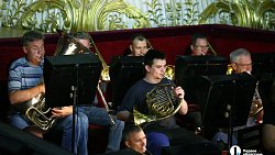 Одной левой: в челябинской опере спектакли ведет дирижер-левша