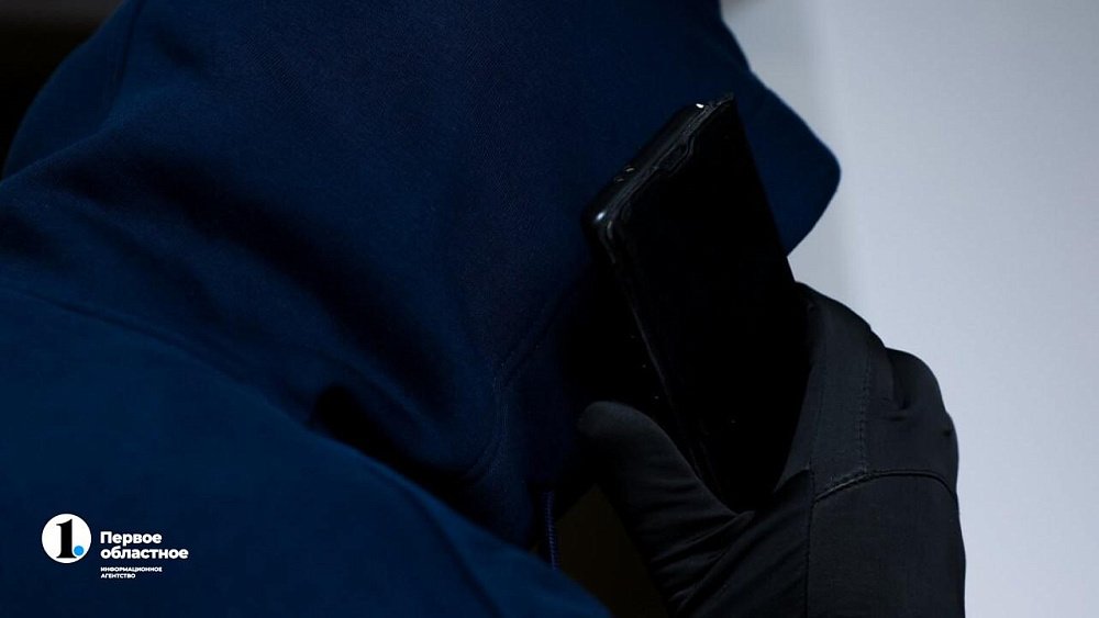 Пенсионер из Бакала отправил мошенникам более 2 млн рублей после «замены домофона»