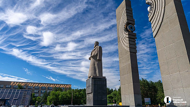 Памятники основателю атомной энергетики стоят в четырех городах Челябинской области