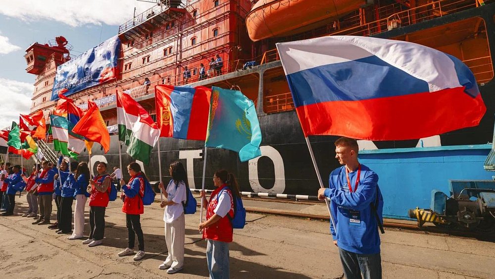 Челябинские школьники отправились в шестую международную экспедицию в Арктику