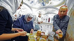 В Челябинской области освятили мед нового сбора