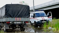 Спасатели использовали 12 мешков биоразлагаемого сорбента для очистки реки Миасс в Челябинске