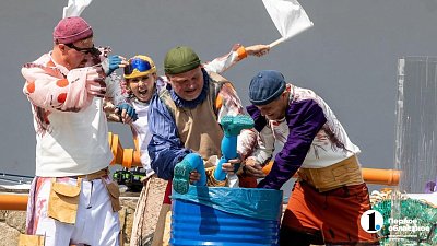 Челябинский театр кукол впервые за 90 лет вышел со спектаклем на улицы