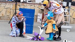 Челябинский театр кукол впервые за 90 лет вышел со спектаклем на улицы