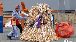 Челябинский театр кукол впервые за 90 лет вышел со спектаклем на улицы