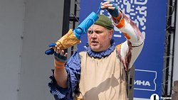 Челябинский театр кукол впервые за 90 лет вышел со спектаклем на улицы