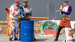 Челябинский театр кукол впервые за 90 лет вышел со спектаклем на улицы