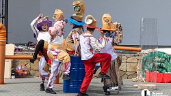 Челябинский театр кукол впервые за 90 лет вышел со спектаклем на улицы