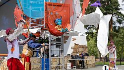 Челябинский театр кукол впервые за 90 лет вышел со спектаклем на улицы