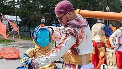 Челябинский театр кукол впервые за 90 лет вышел со спектаклем на улицы