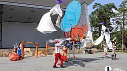 Челябинский театр кукол впервые за 90 лет вышел со спектаклем на улицы