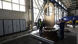 Антону Алиханову показали криогенные испытания на «Станкомаше» в Челябинске