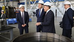 Антону Алиханову показали криогенные испытания на «Станкомаше» в Челябинске